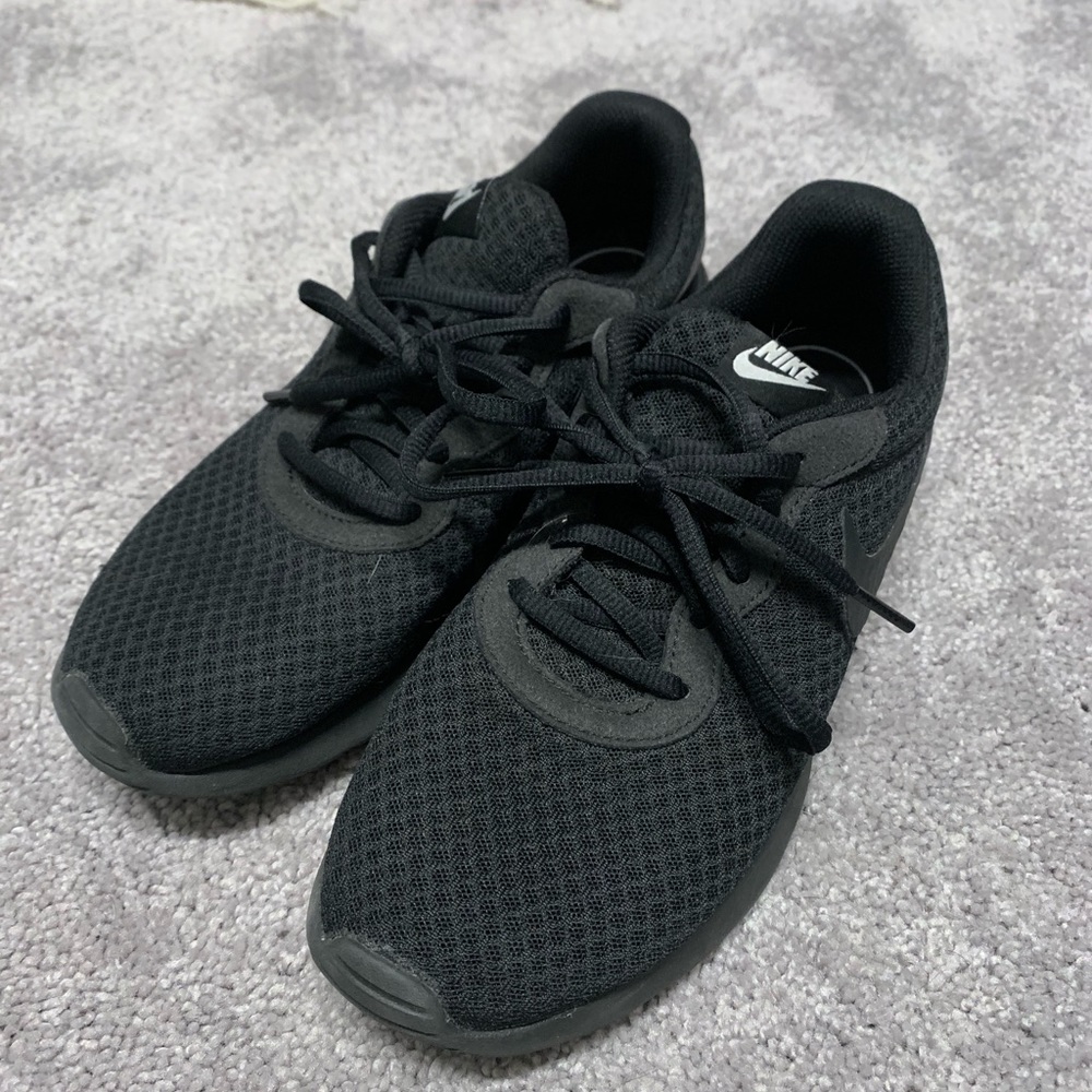 Nike Roshe All Black